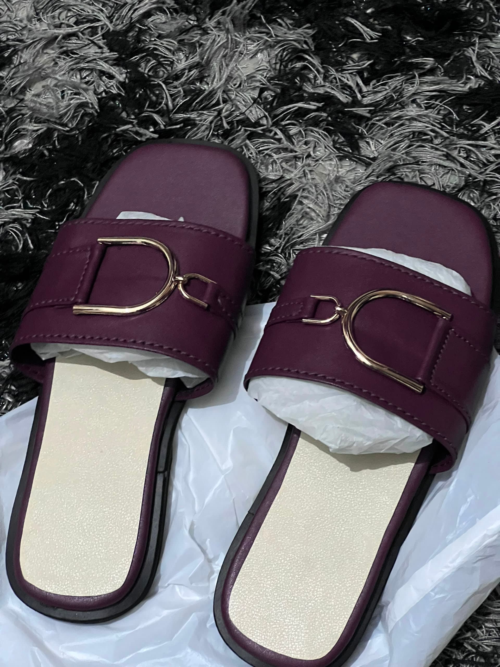 Aubergine Buckle Slide
