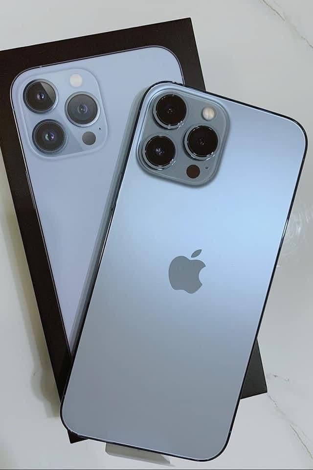 iPhone 13 Pro — Sierra Blue, 256GB